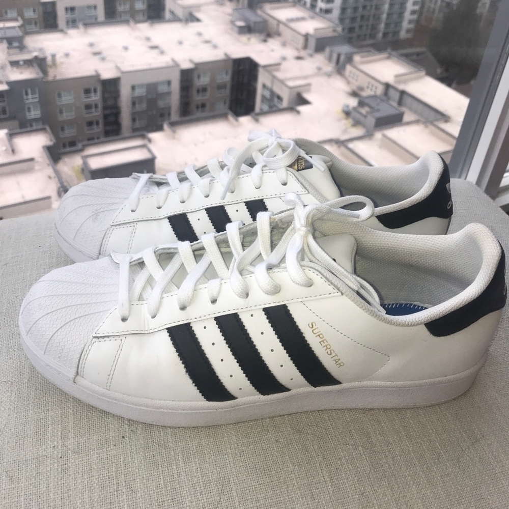 Like New-White Adidas All Stars